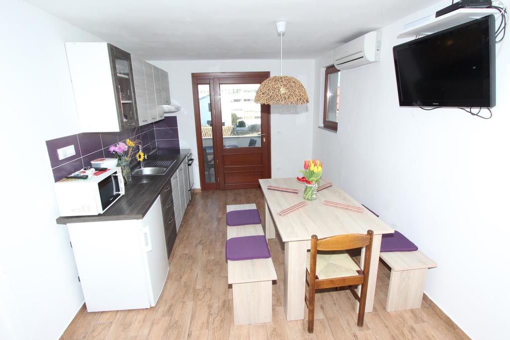 Kiwi Apartman *
